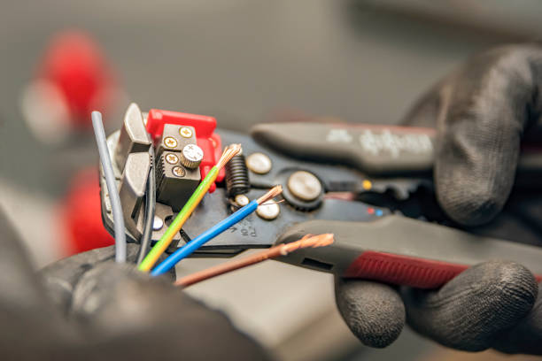 Best Emergency Electrical Repair  in Forest Hills, MI